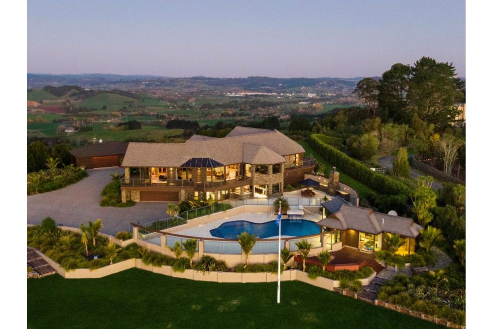 For sale 481 Redoubt Road, Flat Bush realestate.co.nz