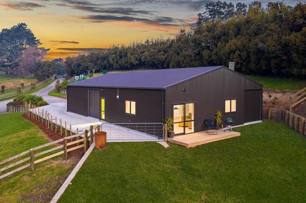 Property value 179 Oraha Road, Kumeu realestate.co.nz