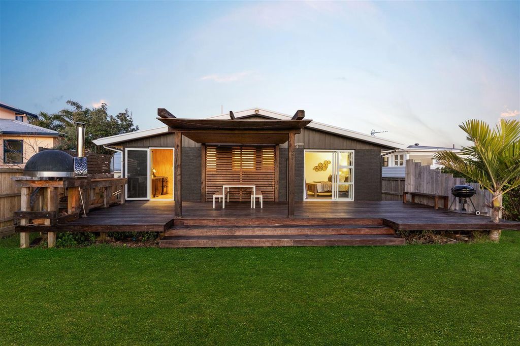 Property value 78 Sylvan Avenue, Northcote realestate.co.nz