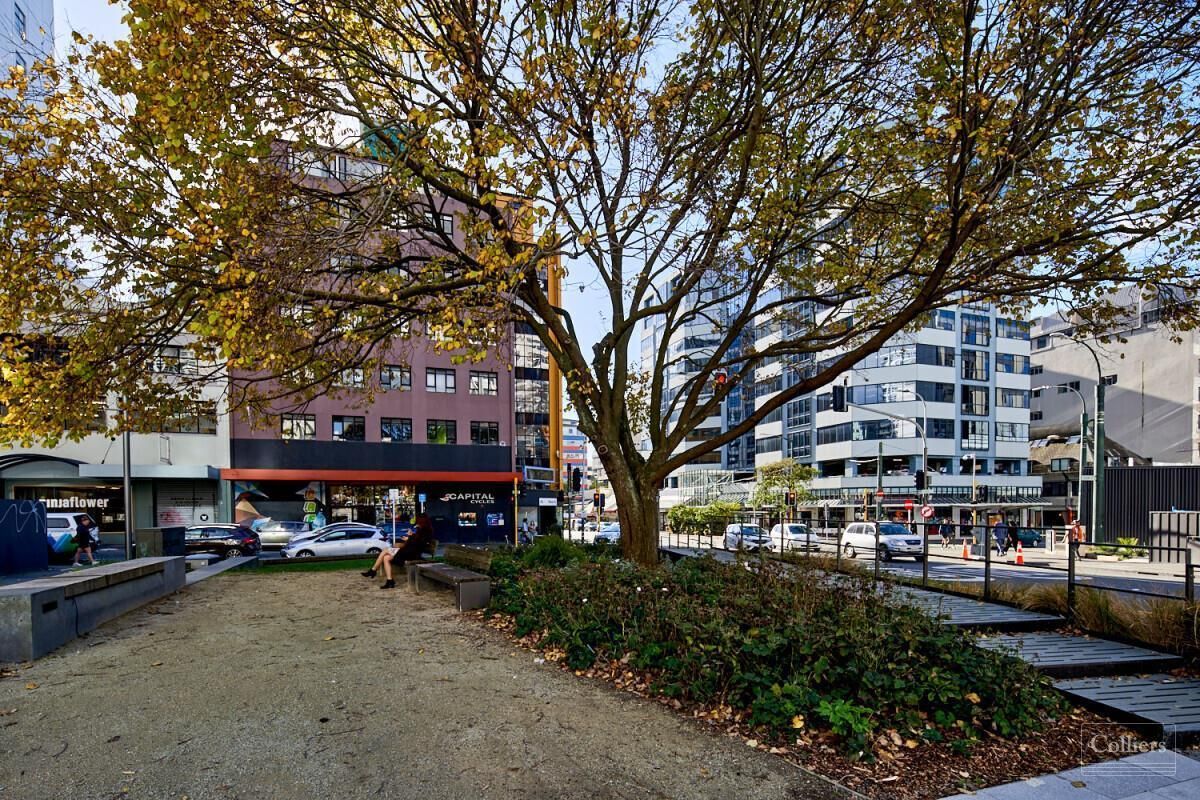 Superb Location - Mid Range Office - Vista 4