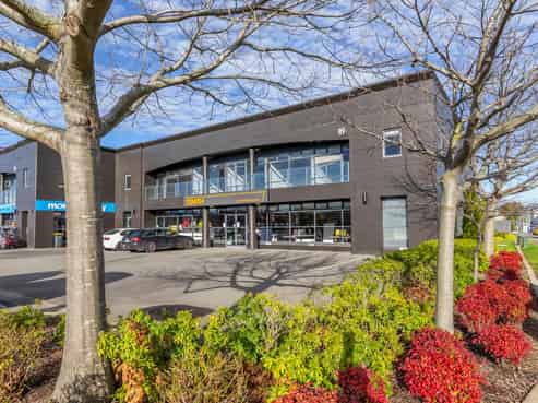 High Profile on Blenheim with Parking