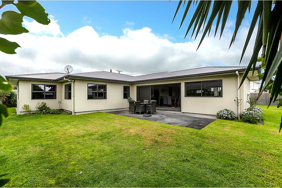 111 Wairau Road, Oakura, New Plymouth, Taranaki, 4314 For Sale