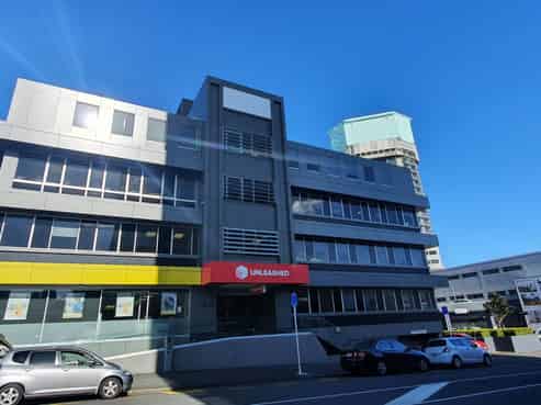 Full floor central Takapuna