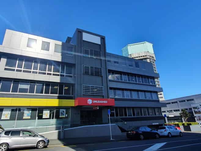 Full floor central Takapuna