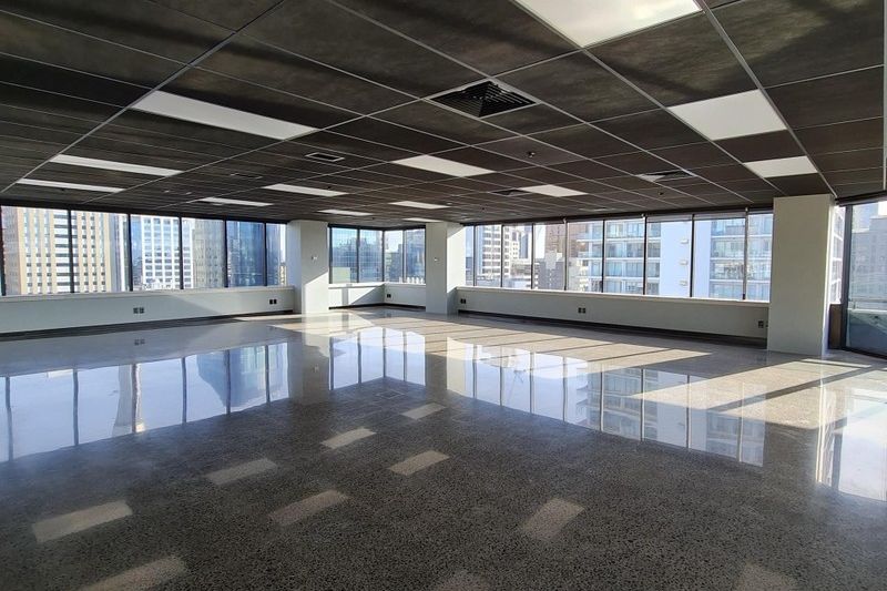 Savills  Fully Refurbished Floor - Vista 2