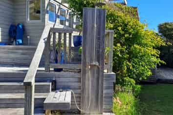 107 Omara Place , Matarangi