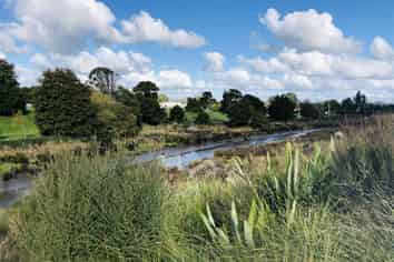 39B/Auranga, S Tributary Parade, Drury