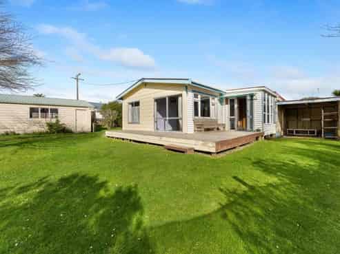 8 Pungarehu Road, Rahotu