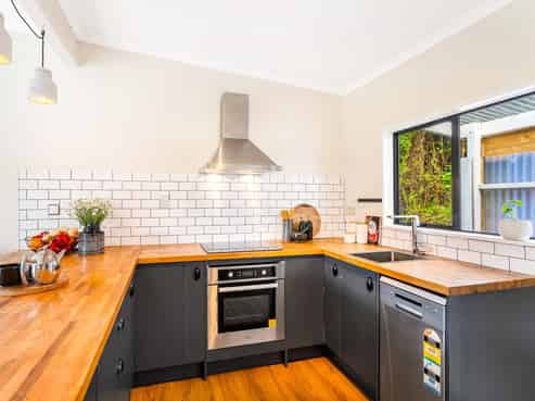 37 Mcdougall Grove, Haywards