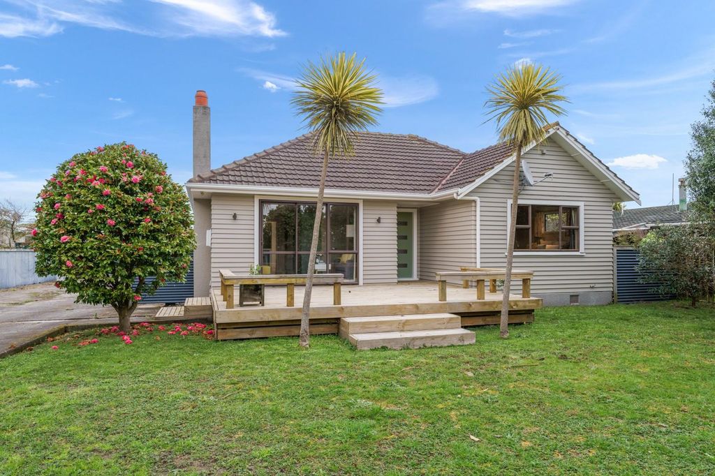 Property value 85 Atkinson Avenue, Otaki Beach realestate.co.nz