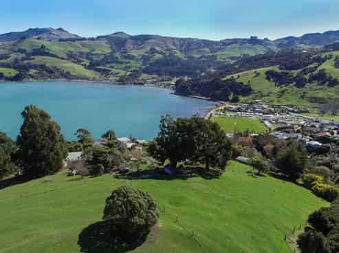 11 Bayview Crescent, Duvauchelle