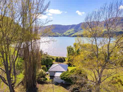 41 Wharf Road, Port Levy