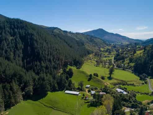 312 Lud Valley Road, Hira