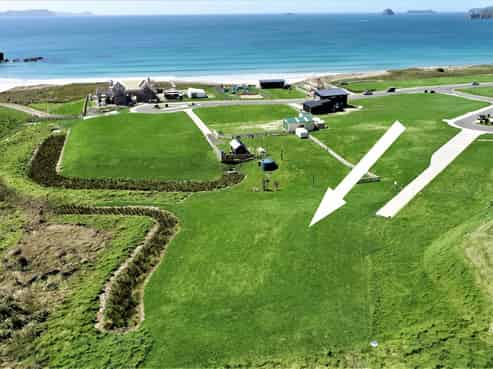 16 Joyce Place, Opito Bay