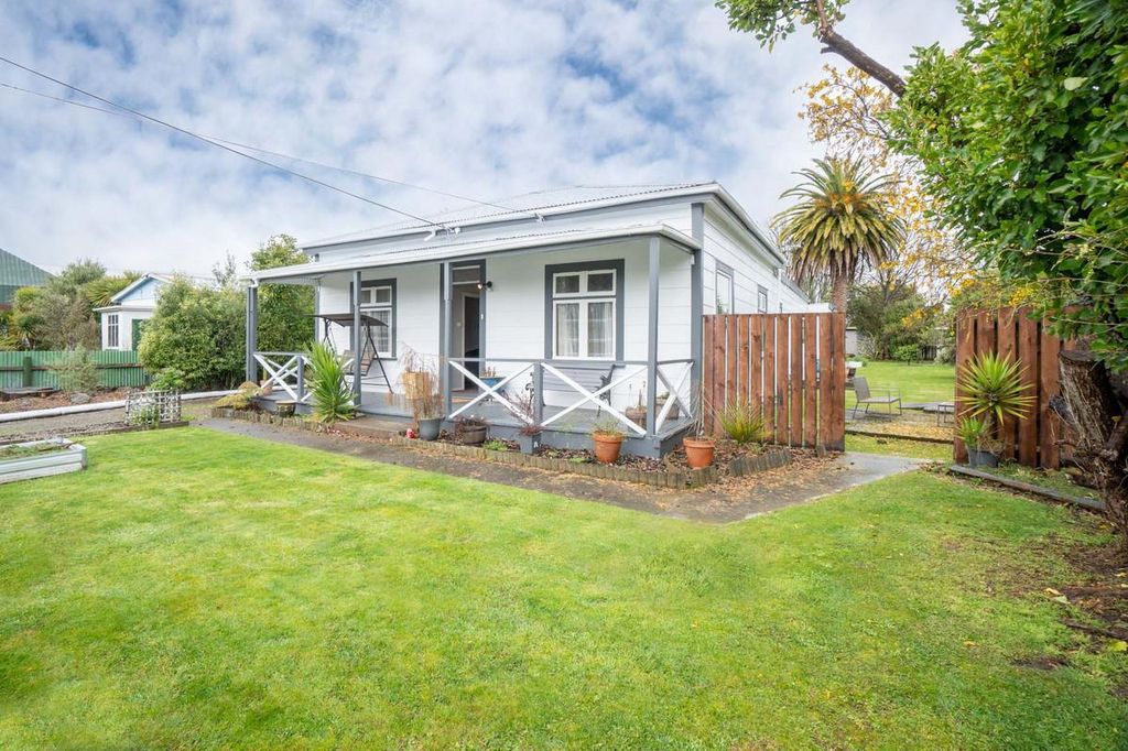 Property value 9 Huia Street, Pahiatua realestate.co.nz