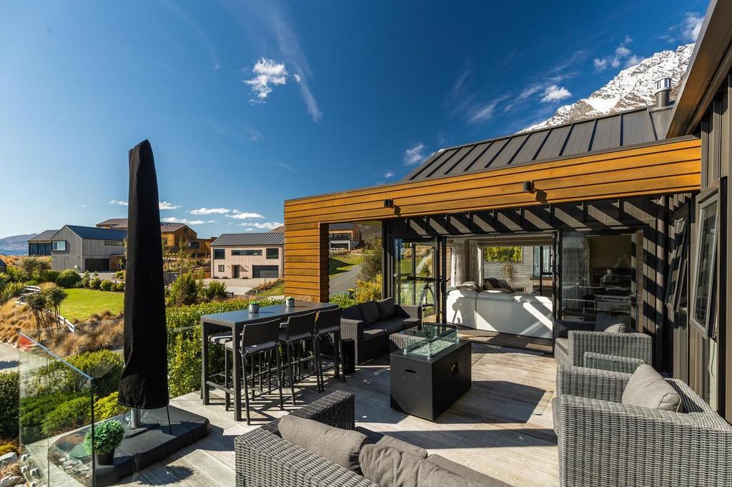 Property value 9 Mckellar Drive, Jacks Point realestate.co.nz