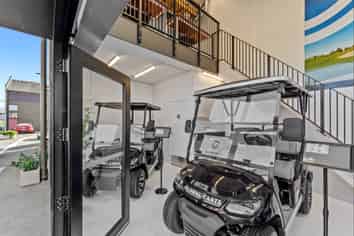 Unit 20 - ideal display and warehouse unit