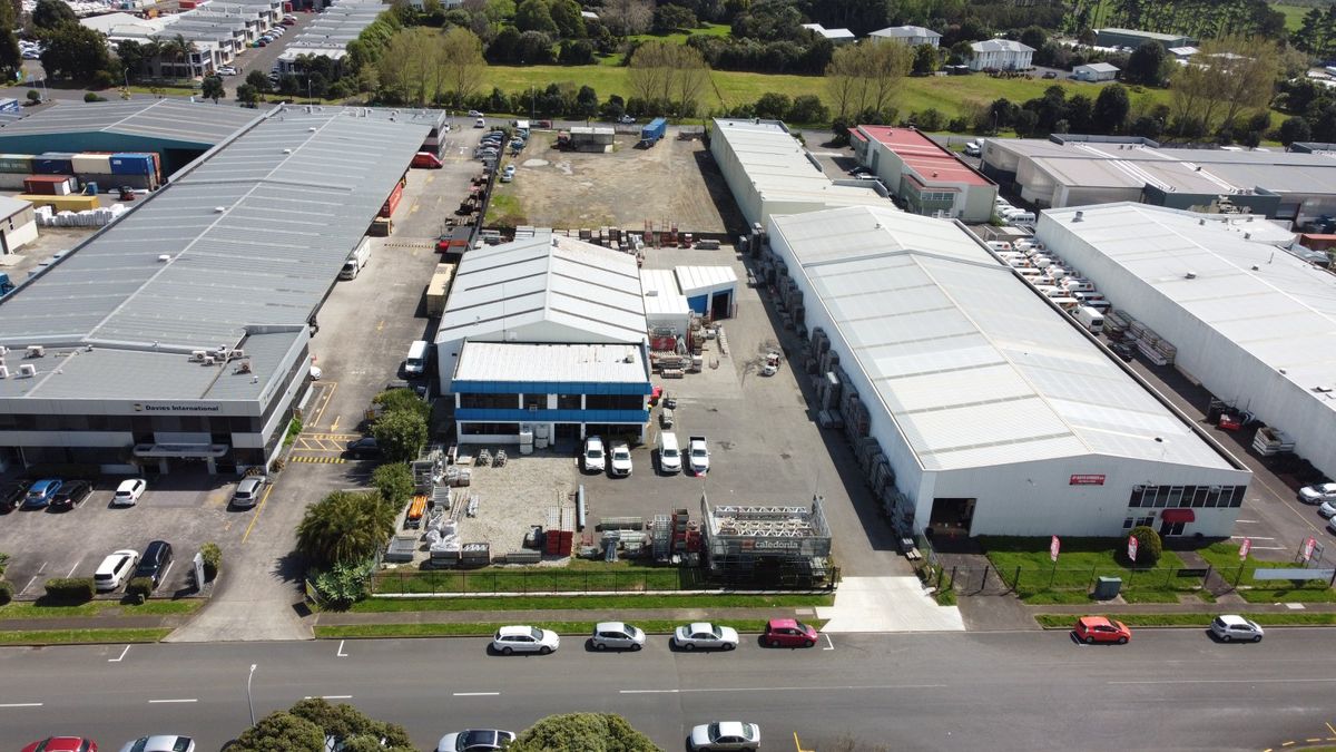 New industrial build in Airport Oaks - Ansicht 3