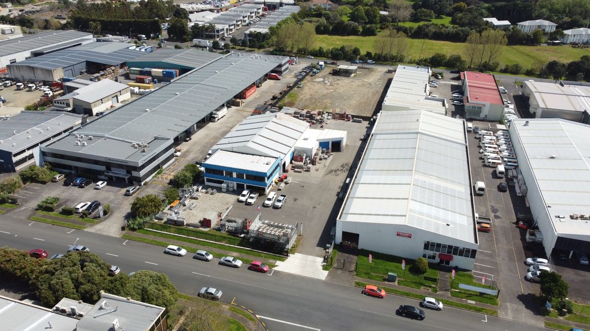 New industrial build in Airport Oaks - Ansicht 2