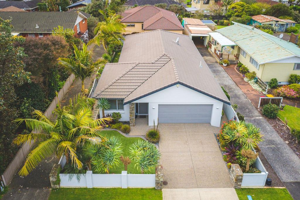 Property value 15 Elizabeth Street, Orewa realestate.co.nz