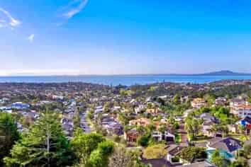 PRIME DEVELOPMENT LAND IN MURRAYS BAY