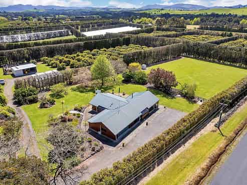 15 Mcbeth Road, Poroti