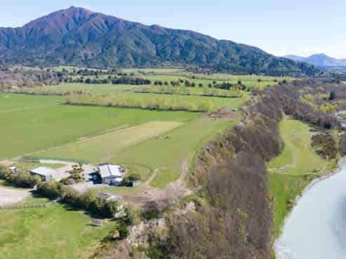 105 Dennistoun Road, Mesopotamia