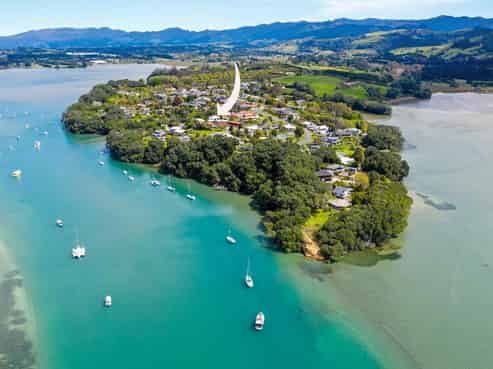 301 Tanners Point Road, Tanners Point