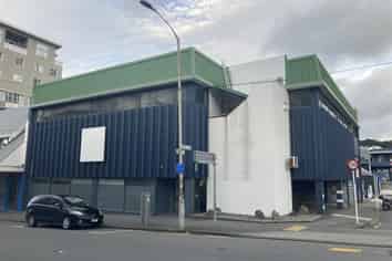 Solid Edge of Town Showroom