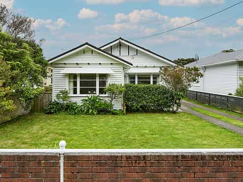 246 Muritai Road, Eastbourne