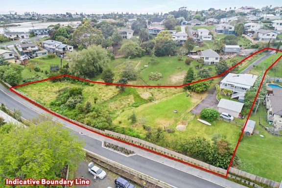 Property value - 2/14D Moffat Road, Red Beach - realestate.co.nz