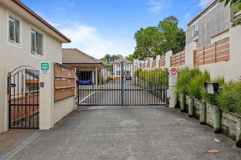 Property value 12/57 Gladstone Road, Northcote realestate.co.nz