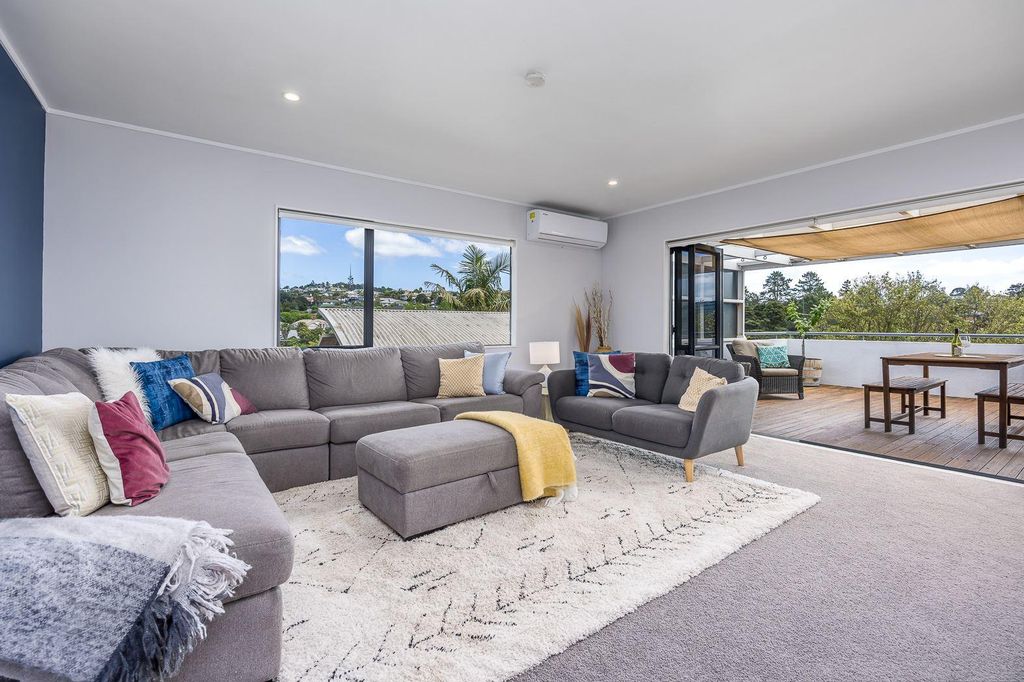 Property value 2 Mizen Court, Torbay realestate.co.nz