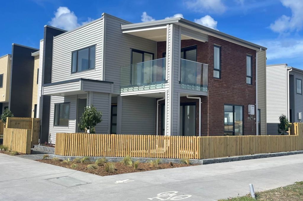 Property value 133 Clark Road, Hobsonville realestate.co.nz