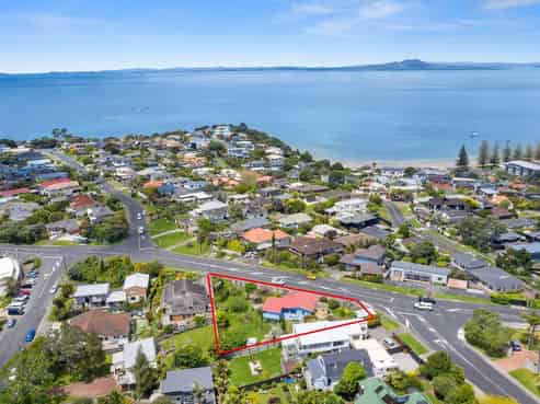 850 Beach Road, Waiake