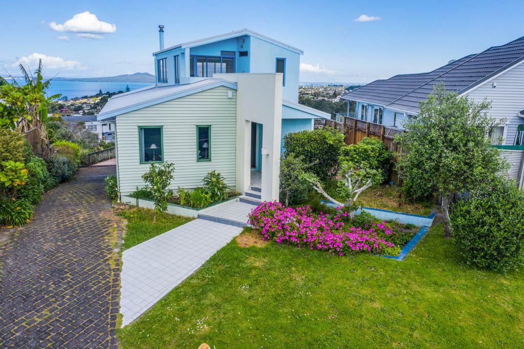 Property value 94 Knights Road, Rothesay Bay realestate.co.nz