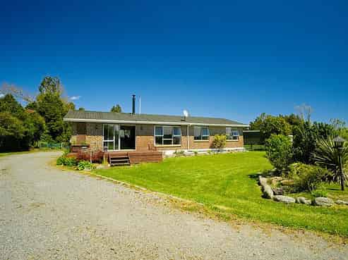 390 Robertson Road, Harihari