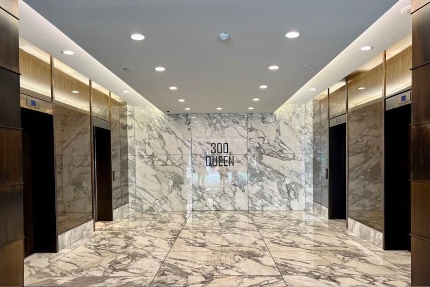 Office on Queen Street! - Vista 3
