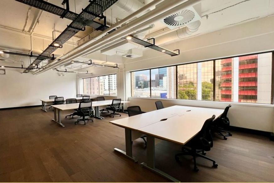 Office on Queen Street! - Vista 2