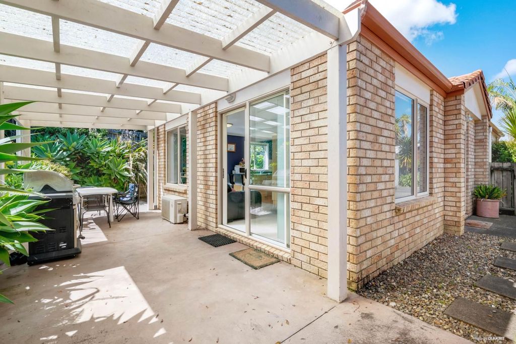 Property value 1/132 Brian Crescent, Stanmore Bay realestate.co.nz