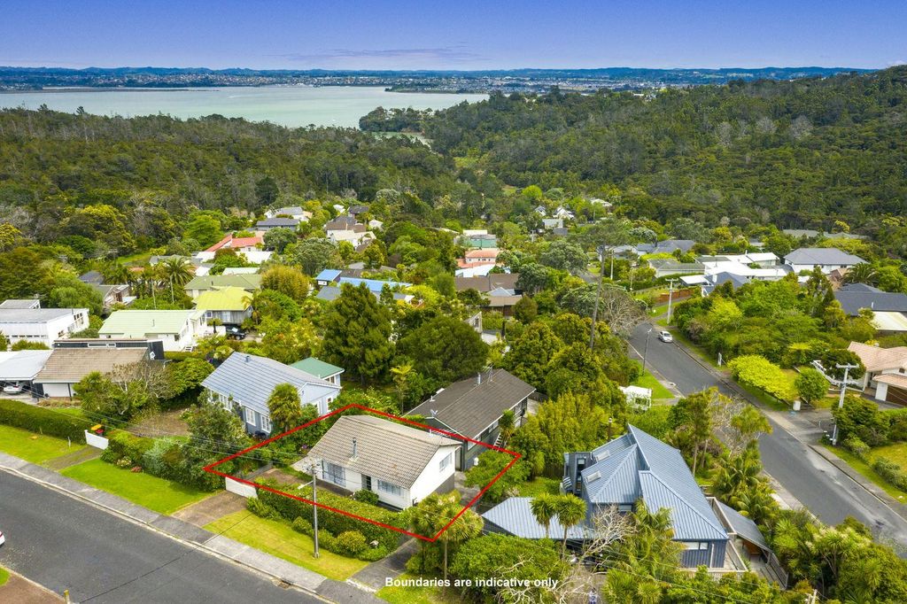 Property value 1/1A Radiata Lane, Chatswood realestate.co.nz