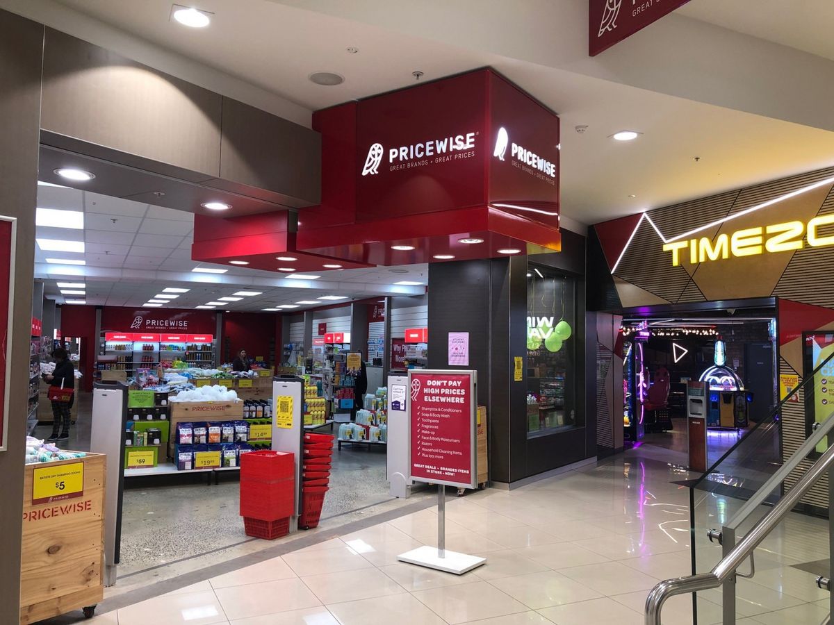 Prime position in Golden Centre Mall - Retail