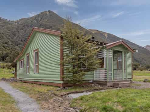 15 Sunshine Terrace, Arthur's Pass