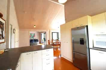 117 Castle View Road , Matarangi