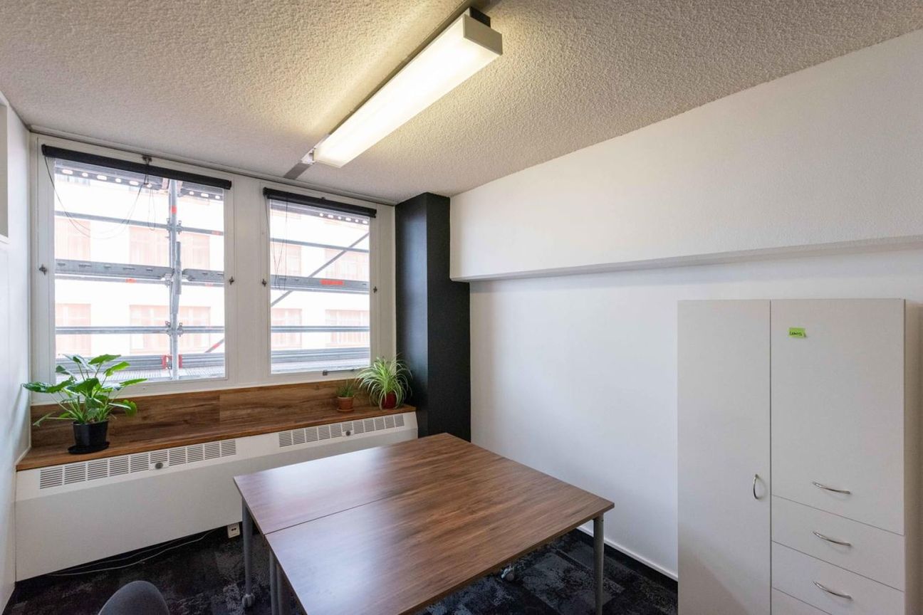 Individual Offices FOR LEASE! – pohled 2