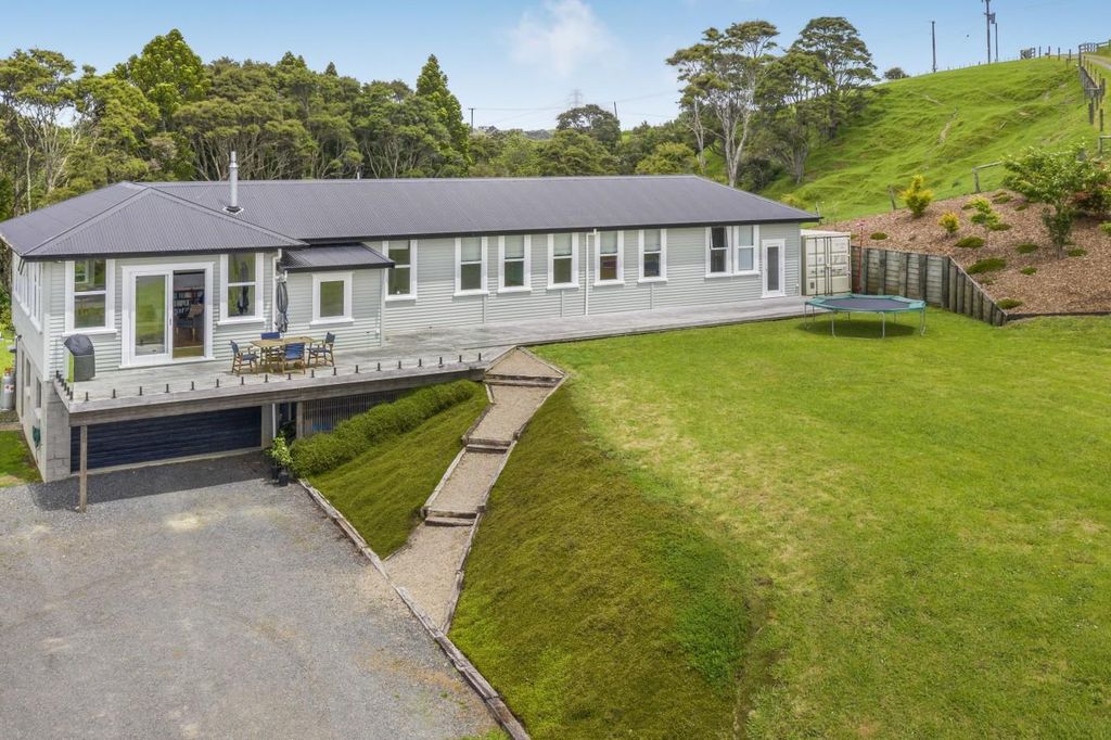 Property value 154 Highridge Road, Clevedon realestate.co.nz