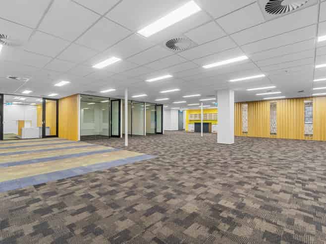 Well presented CBD office with a view