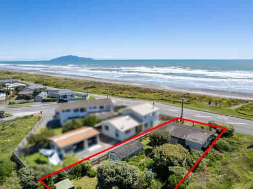 224 Marine Parade, Otaki Beach