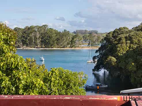 16 Giles Way, Tanners Point