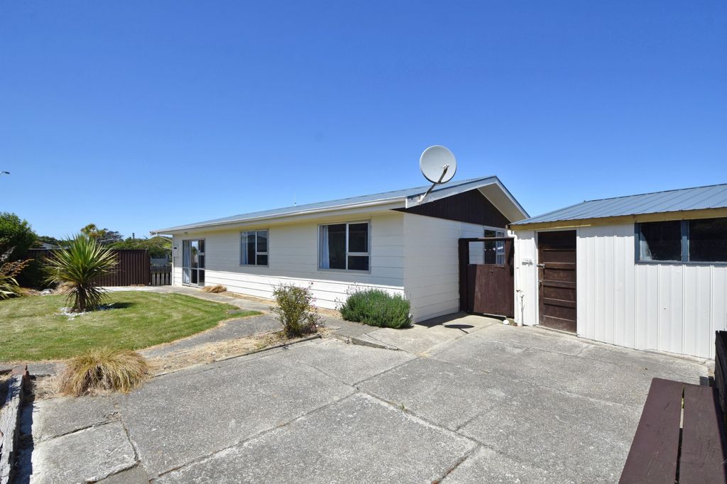 Property value 82 Dunbeath Place, Kew realestate.co.nz